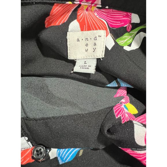 A NEW DAY Button Up, Size Large - Picture 4 of 5